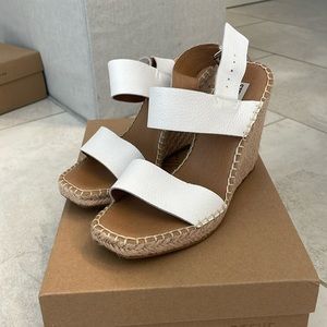 Steve Madden white wedges